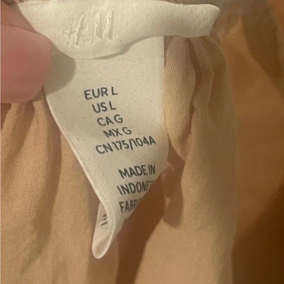 Light Beige Puff Sleeve Blouse - Size L - Picture 6 of 6